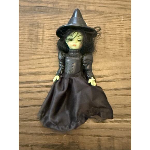 Pair of Madame Alexander Wizard of Oz Dolls – McDonald’s - 2007 - Picture 3 of 8